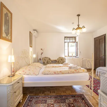 Lichtenstejnske Domky Lednice Room photo