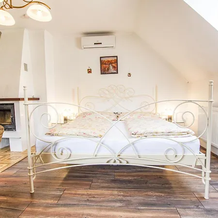 Lichtenstejnske Domky Lednice Room photo
